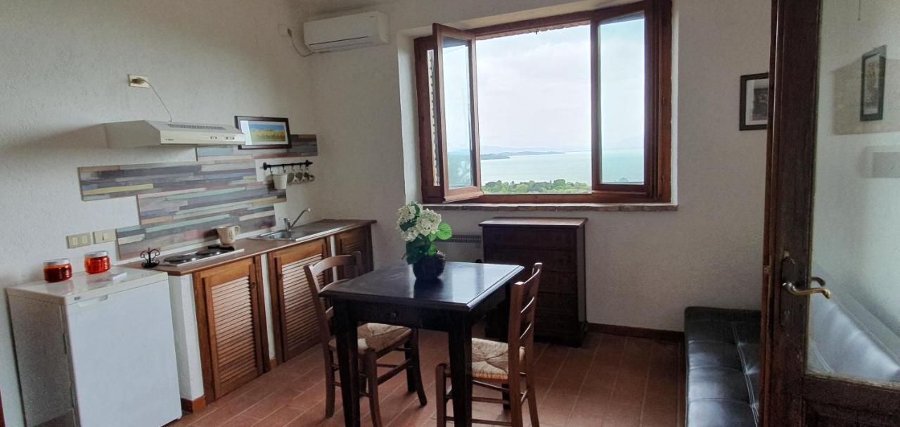 Poloturisticoumbria Rustico Con Piscina Vista Lago Passignano sul Trasimeno Eksteriør billede